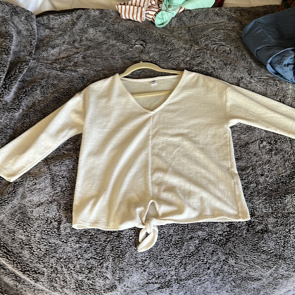 Old navy textured tie front 3/4 sleeve top In Cream size small